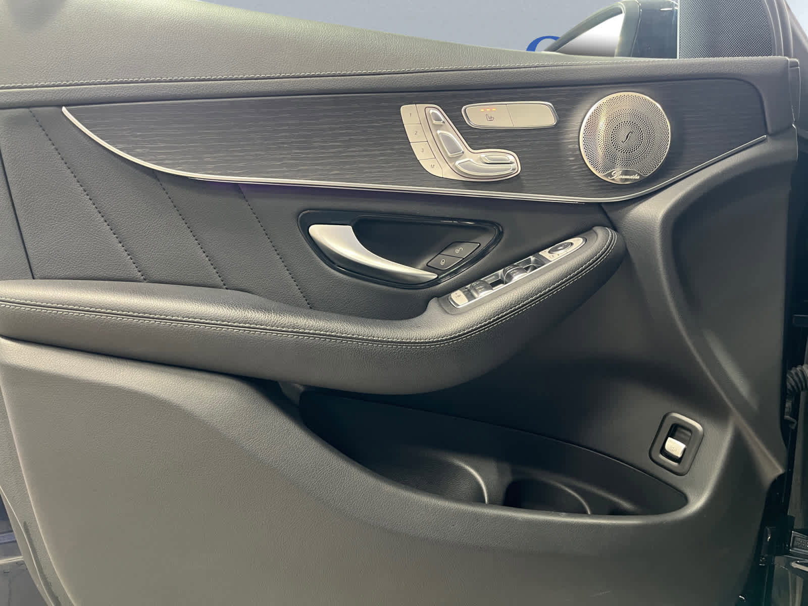 Used 2023 Mercedes-Benz GLC 300 4MATIC image 10