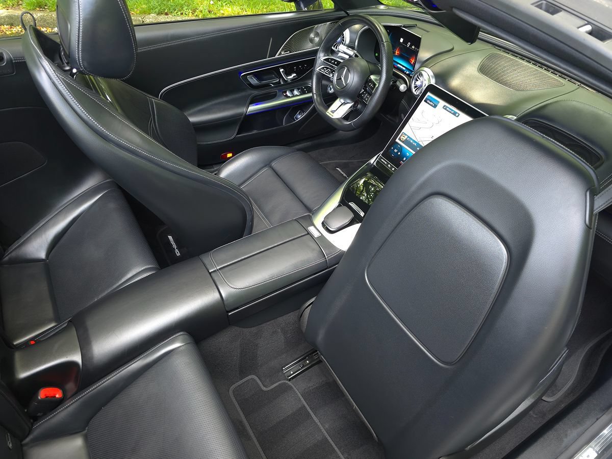 Used 2023 Mercedes-Benz SL 43 AMG w/ Driver Assistance Package image 17