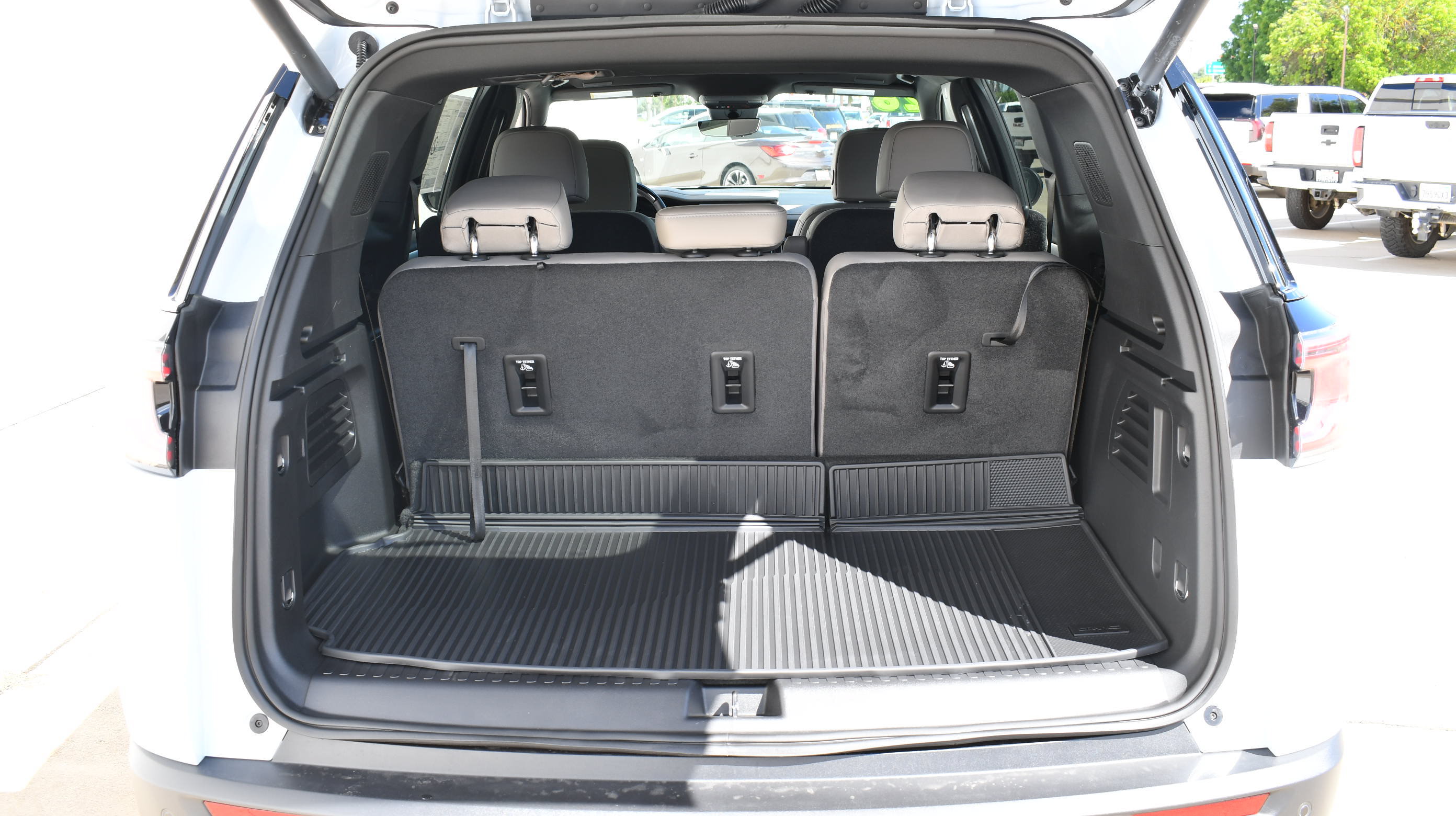 New 2026 GMC Acadia Elevation w/ Super Cruise Package FWD image 8