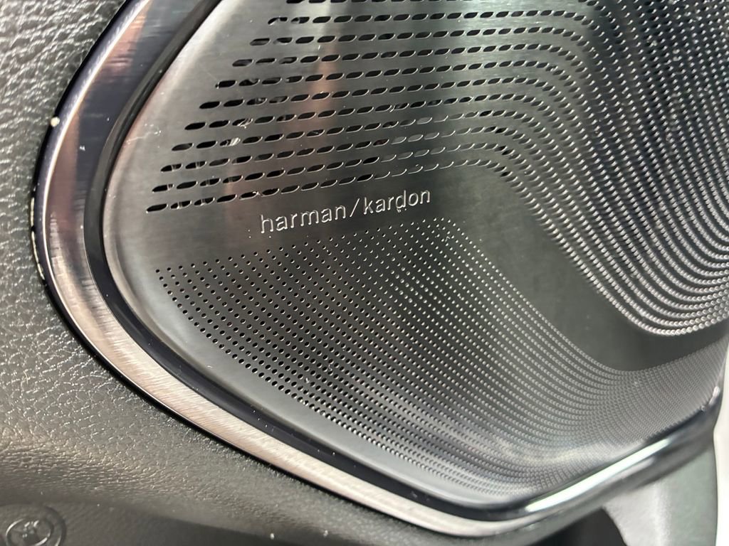 Used 2025 RAM 1500 Limited w/ Bed Utility Group image 21