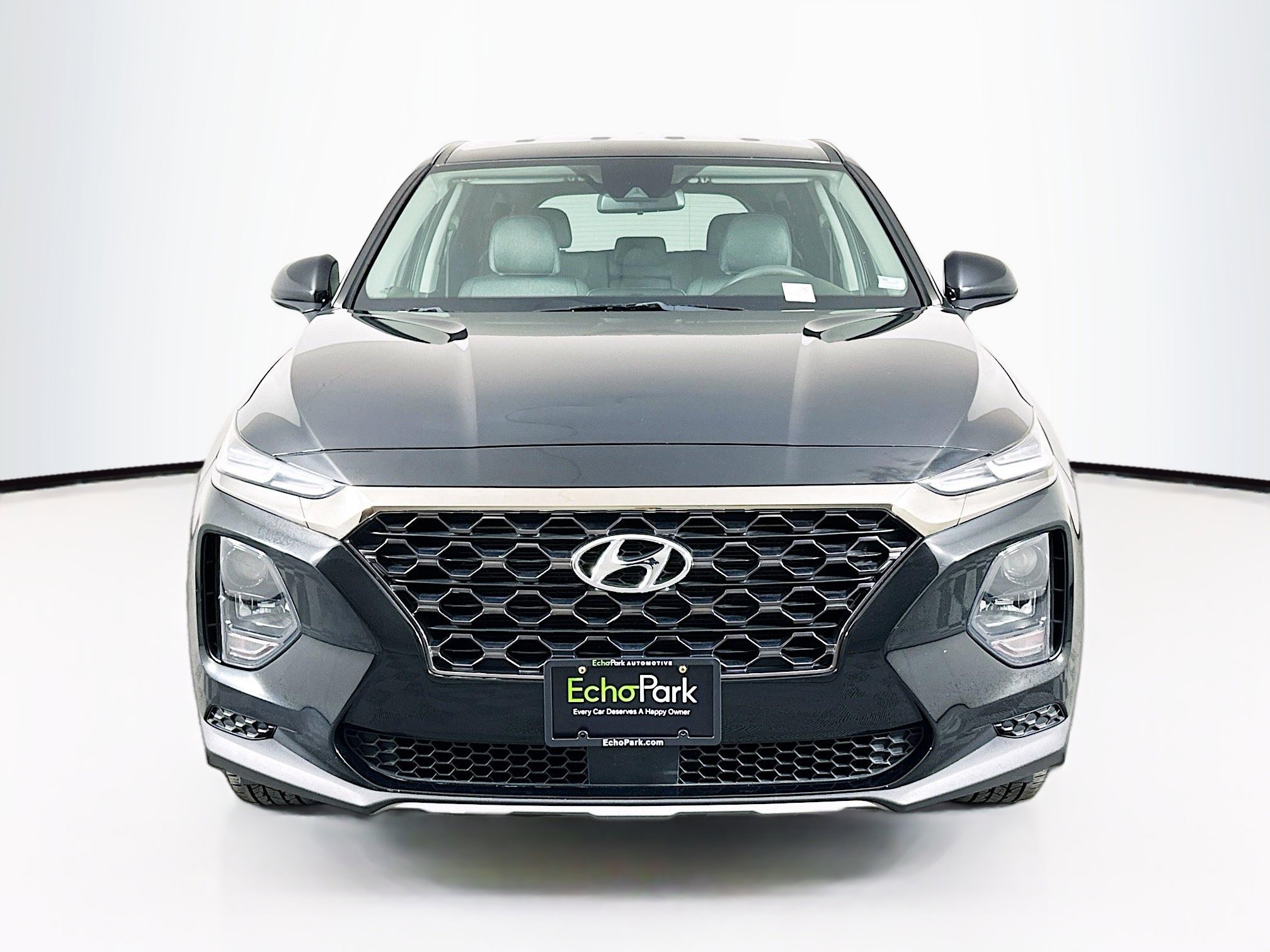 Used 2019 Hyundai Santa Fe SE image 2