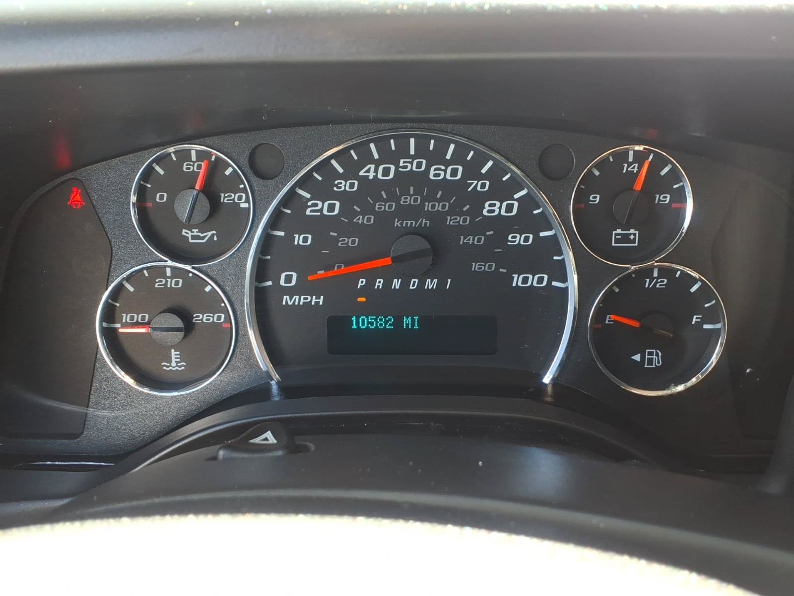 Used 2025 Chevrolet Express 2500 w/ Driver Convenience Package RWD image 11