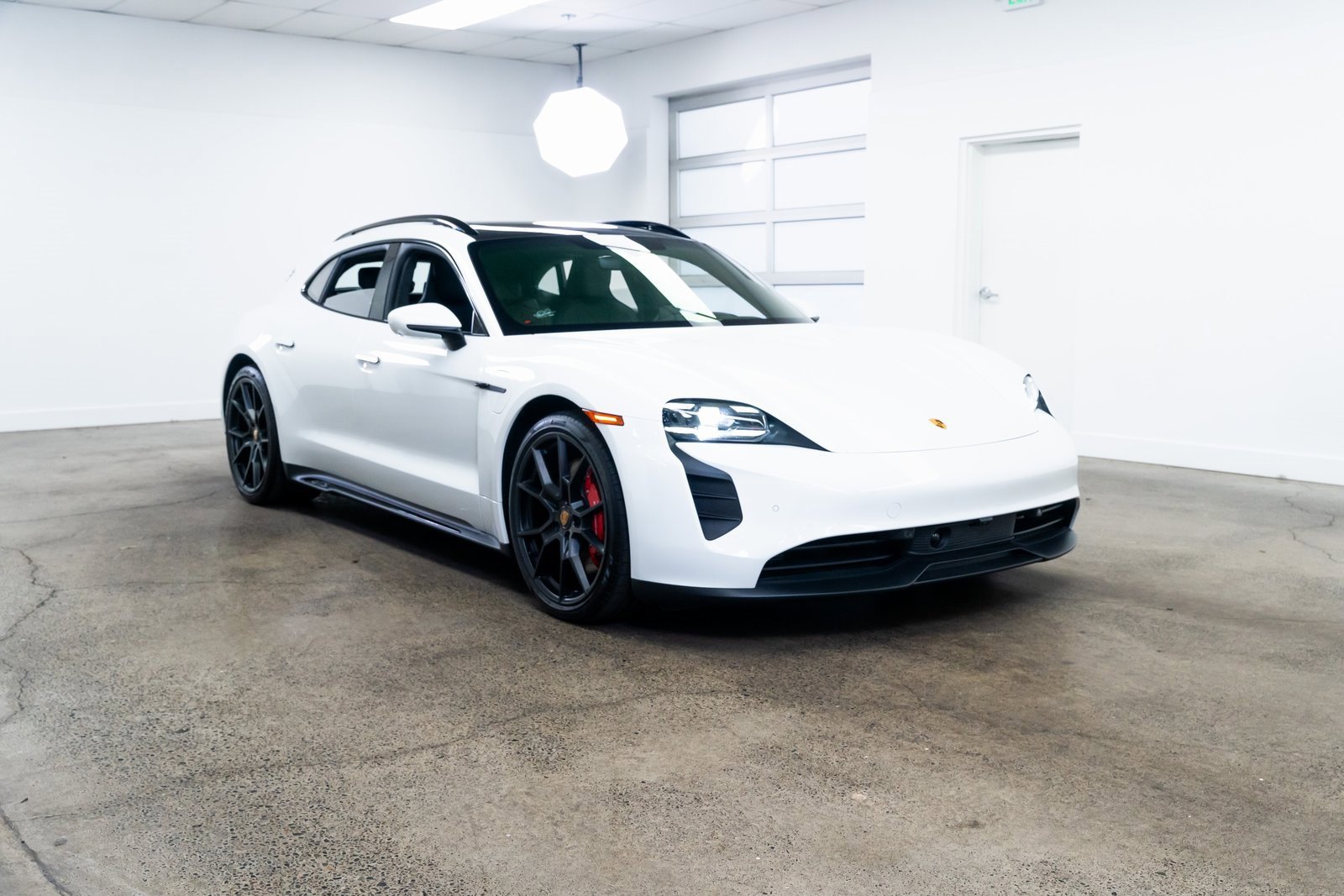 Used 2024 Porsche Taycan GTS image 28