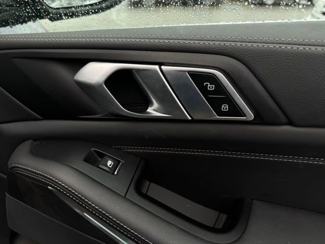 Used 2023 BMW X5 xDrive45e w/ Executive Package image 18