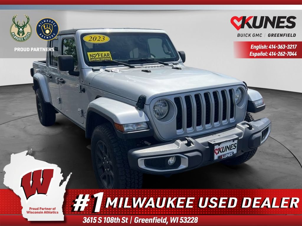 Used 2023 Jeep Gladiator Overland AWD/4WD image 1