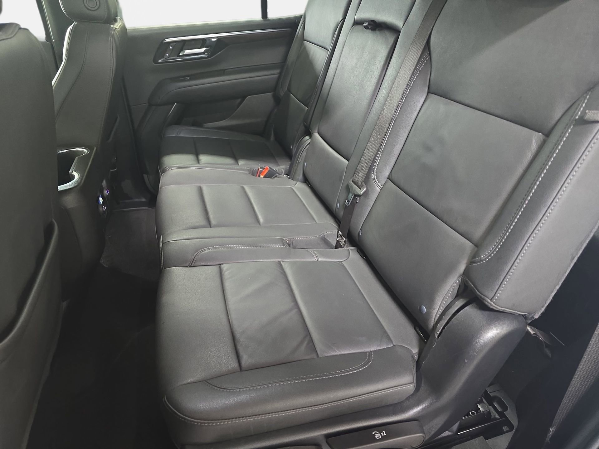 Used 2025 Chevrolet Tahoe LT AWD/4WD image 14