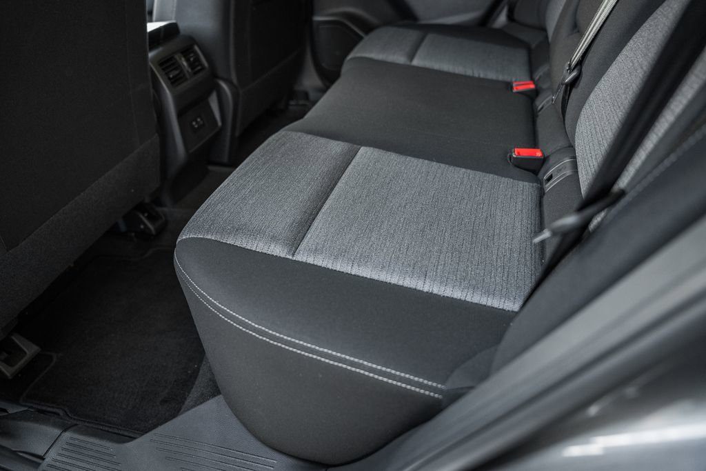 Used 2023 Nissan Rogue SV image 30