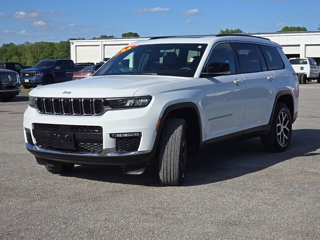 Used 2024 Jeep Grand Cherokee L Limited w/ Luxury Tech Group II AWD/4WD image 3