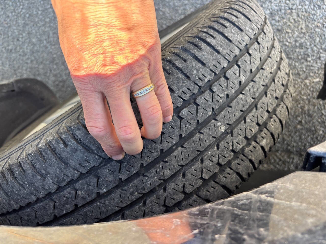 Used 2011 Dodge Avenger Express image 18