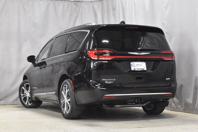 New 2026 Chrysler Pacifica Pinnacle w/ Trailer Tow Group image 2