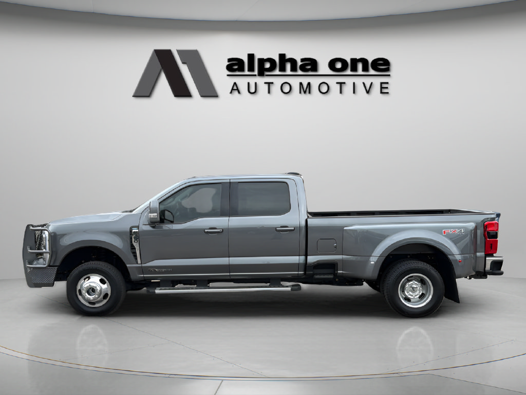 Used 2025 Ford F350 Lariat AWD/4WD image 8
