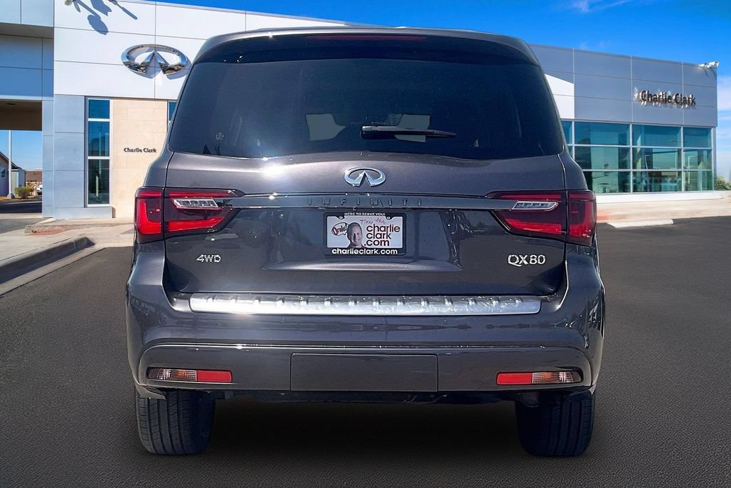 Used 2022 INFINITI QX80 Premium Select w/ Cargo Package AWD/4WD image 4