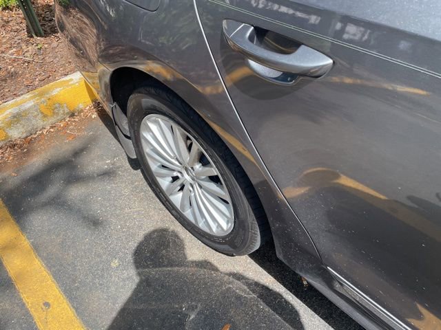 Used 2016 Volkswagen Passat 1.8T SE w/ Lighting Package FWD image 6