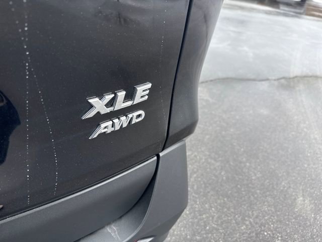 Used 2022 Toyota RAV4 XLE Premium image 41