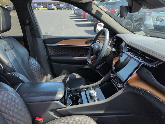 Used 2024 Jeep Grand Cherokee Summit image 10