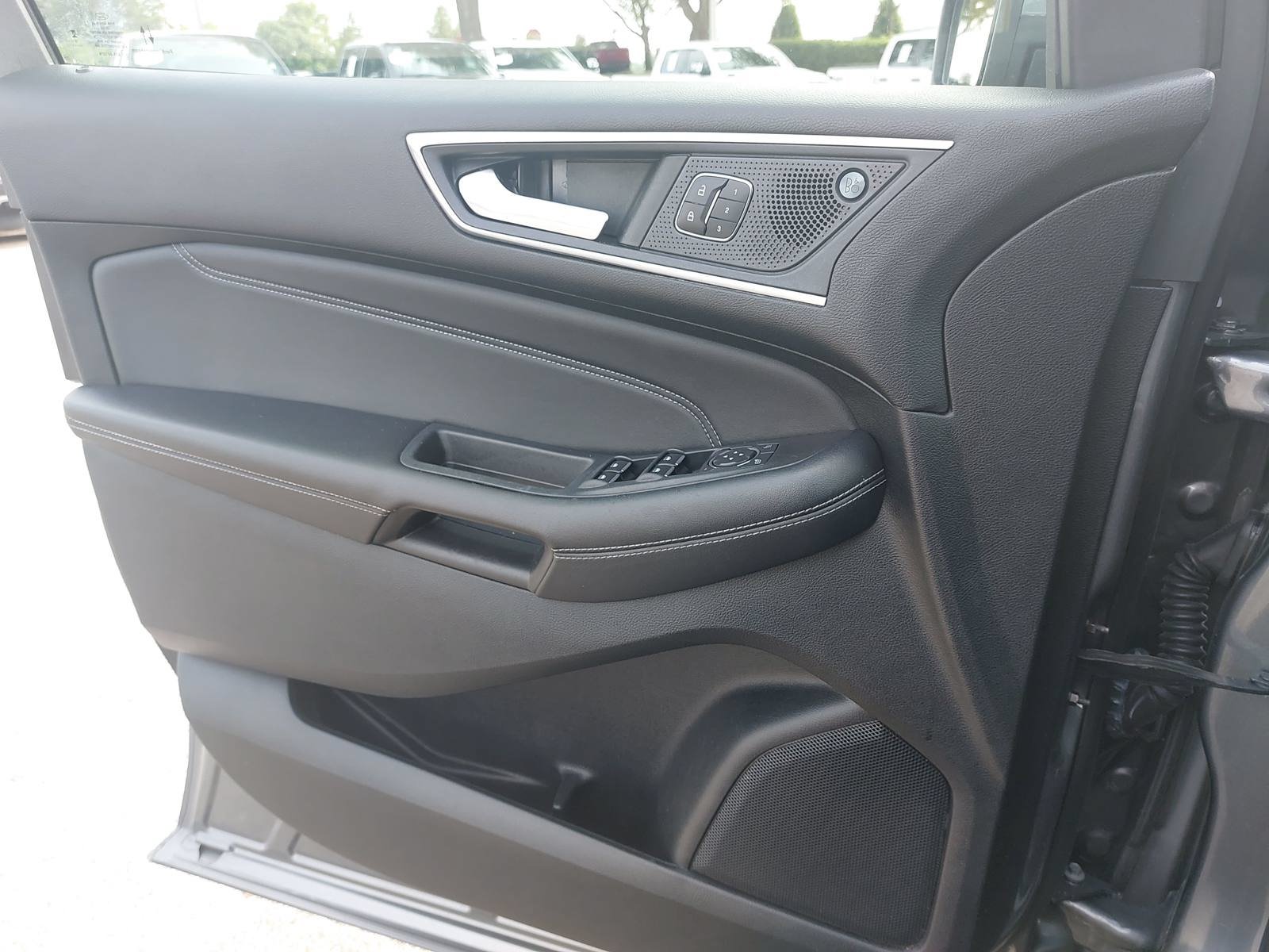 Used 2022 Ford Edge Titanium w/ Equipment Group 301A AWD/4WD image 26