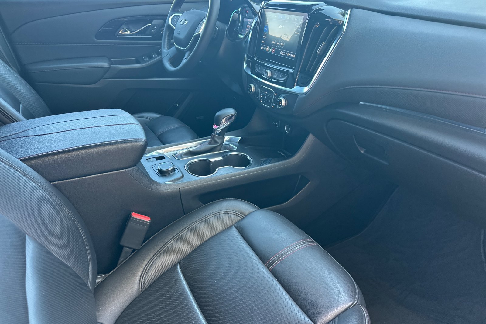 Used 2023 Chevrolet Traverse RS w/ LPO, Cargo Package AWD/4WD image 17