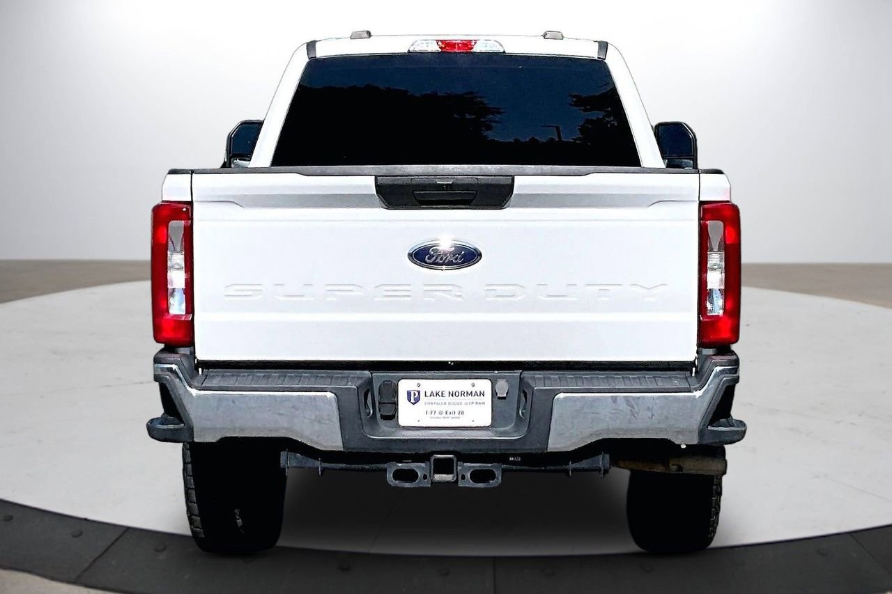 Used 2023 Ford F250 XLT AWD/4WD image 8