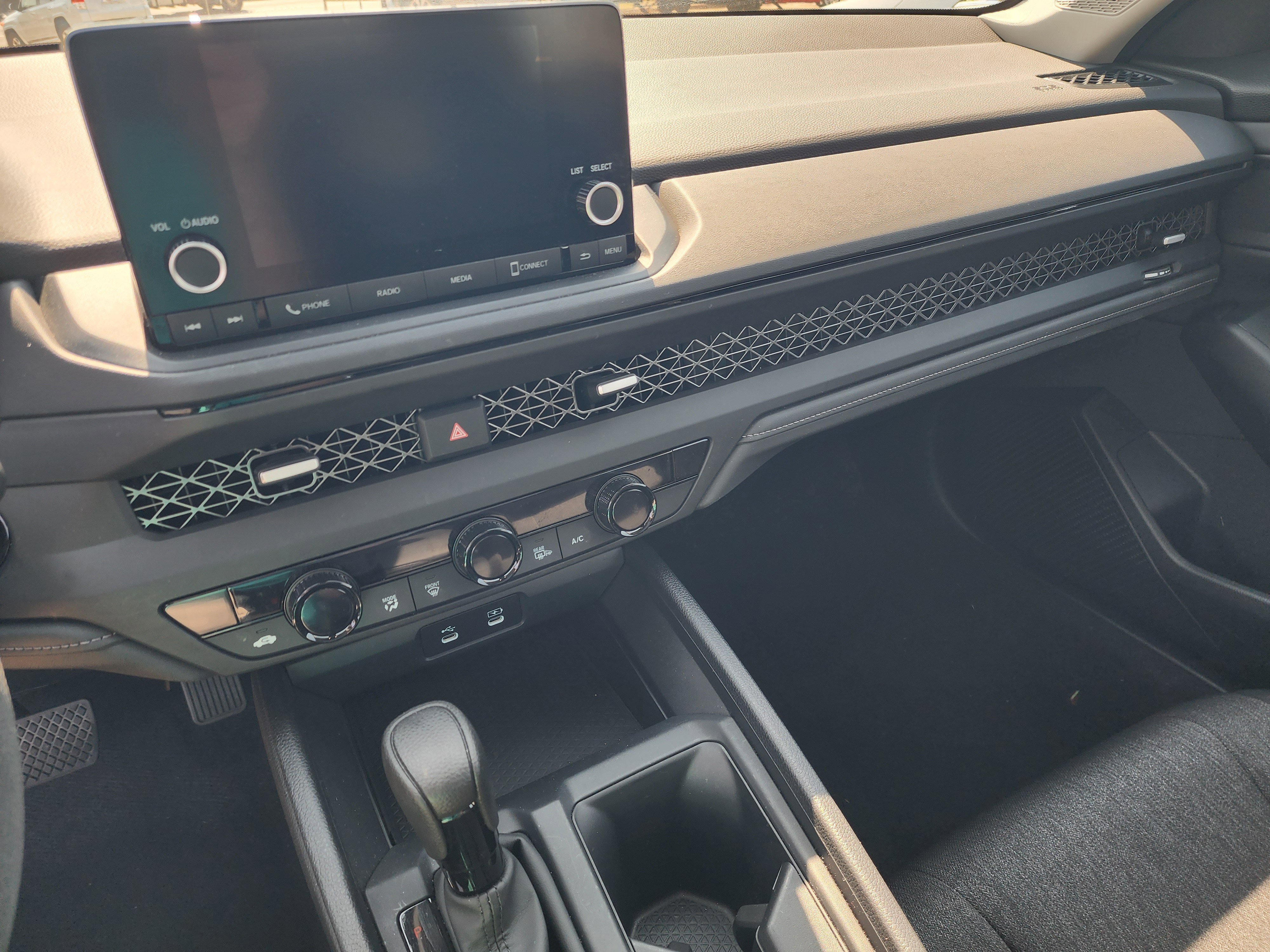 Used 2025 Honda Accord SE image 16