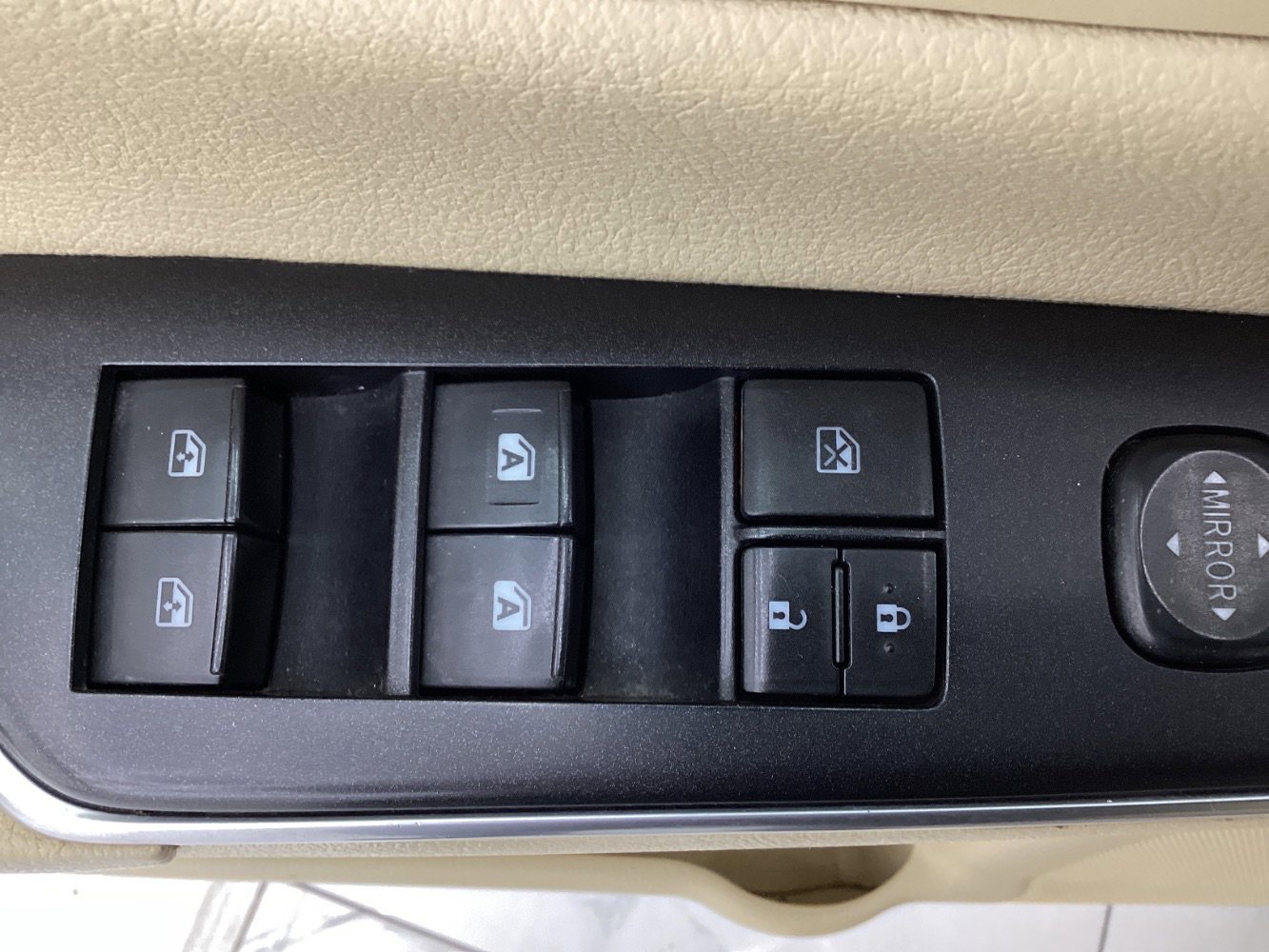 Used 2015 Toyota Camry LE FWD image 37