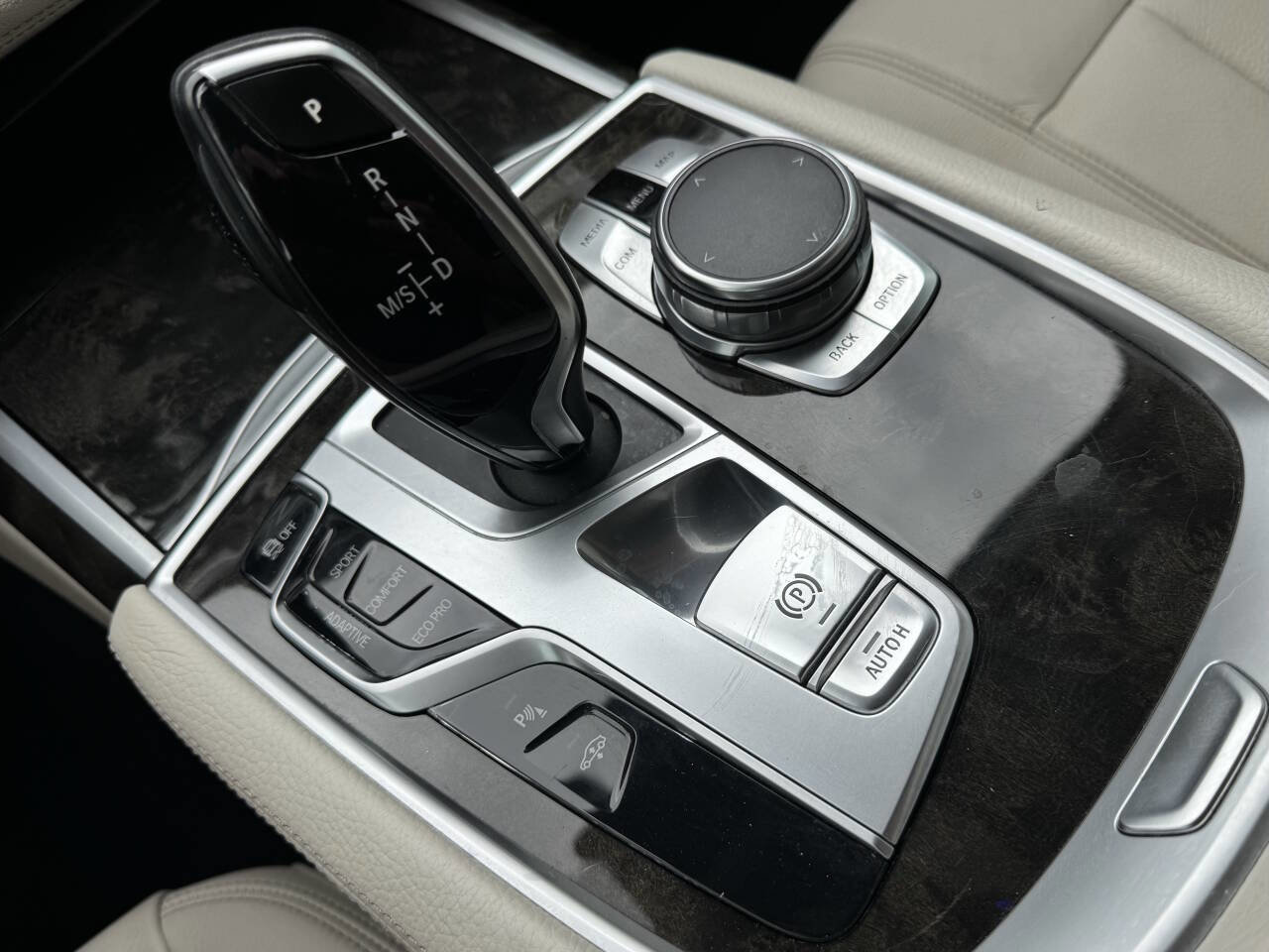 Used 2018 BMW 740i RWD image 19