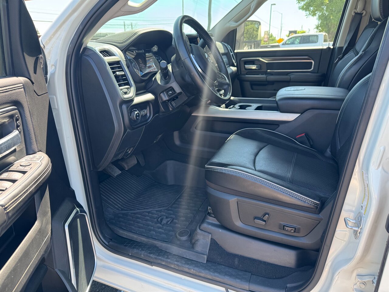 Used 2023 RAM 2500 Laramie AWD/4WD image 10