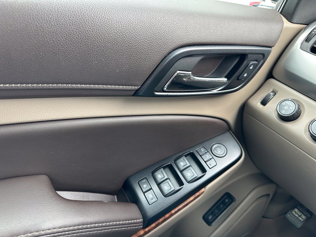 Used 2018 Chevrolet Suburban Premier AWD/4WD image 13