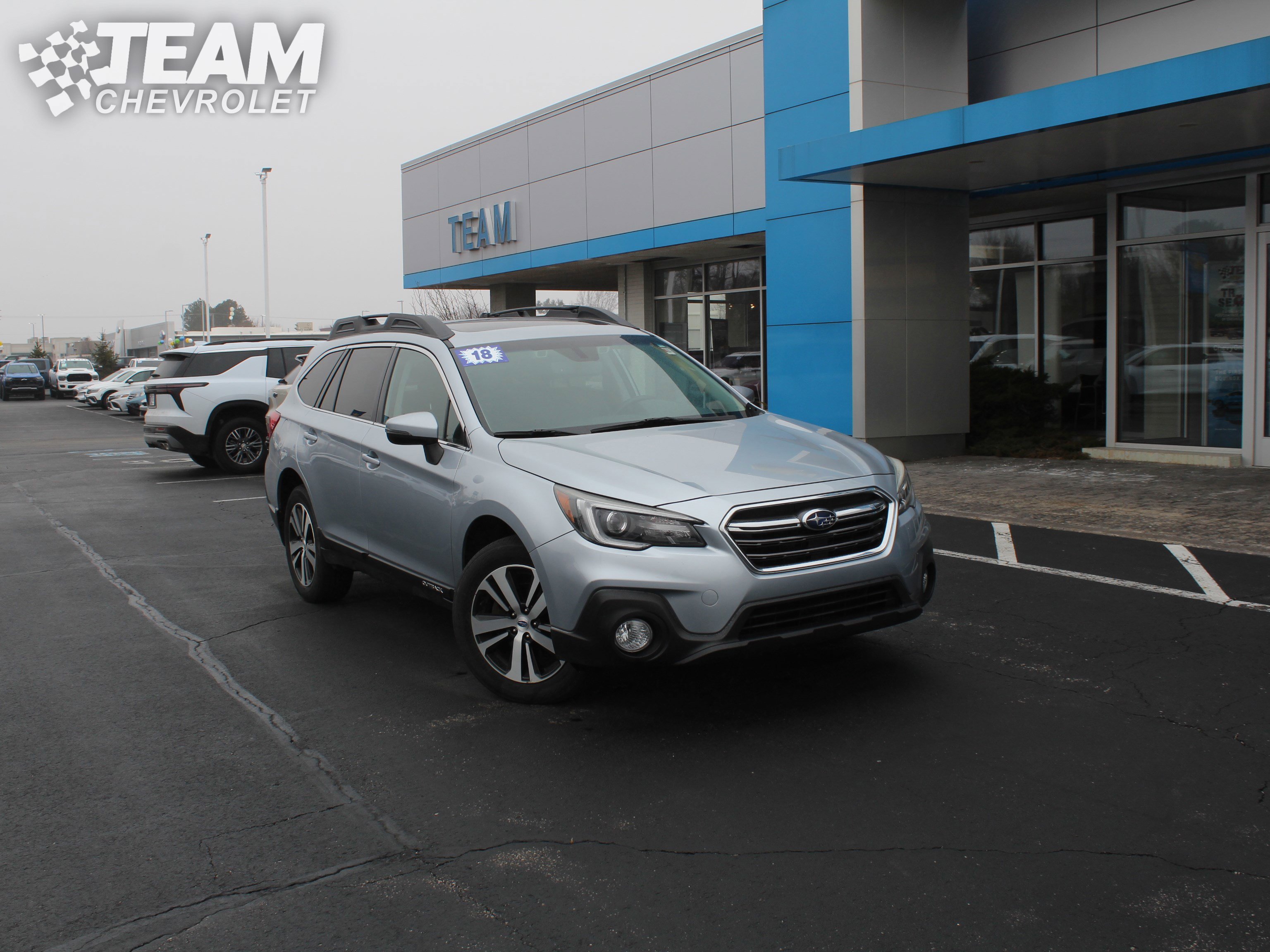 Used 2018 Subaru Outback 2.5i Limited image 2