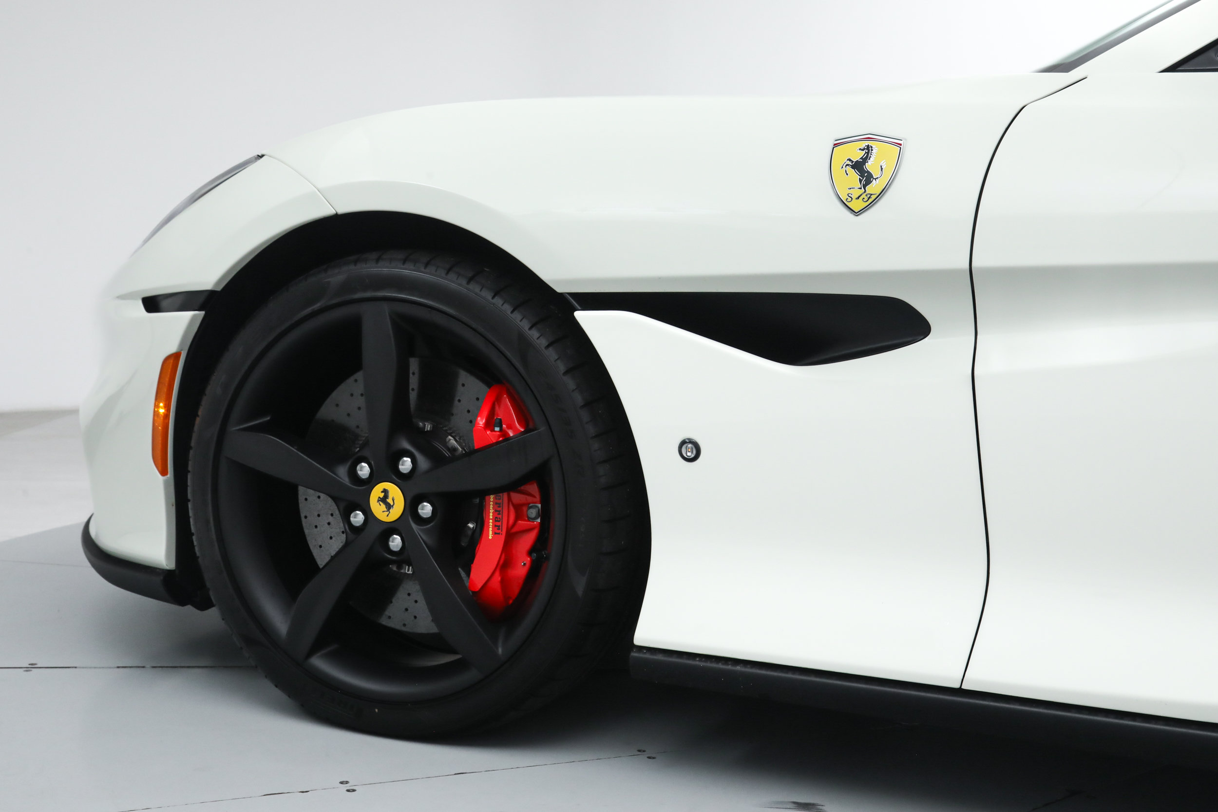 Certified 2022 Ferrari Portofino M RWD image 17