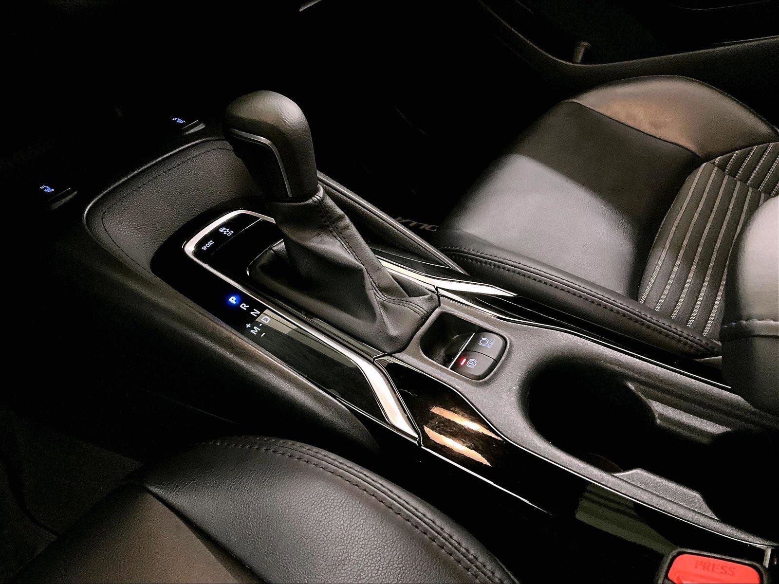Used 2020 Toyota Corolla XSE FWD image 16