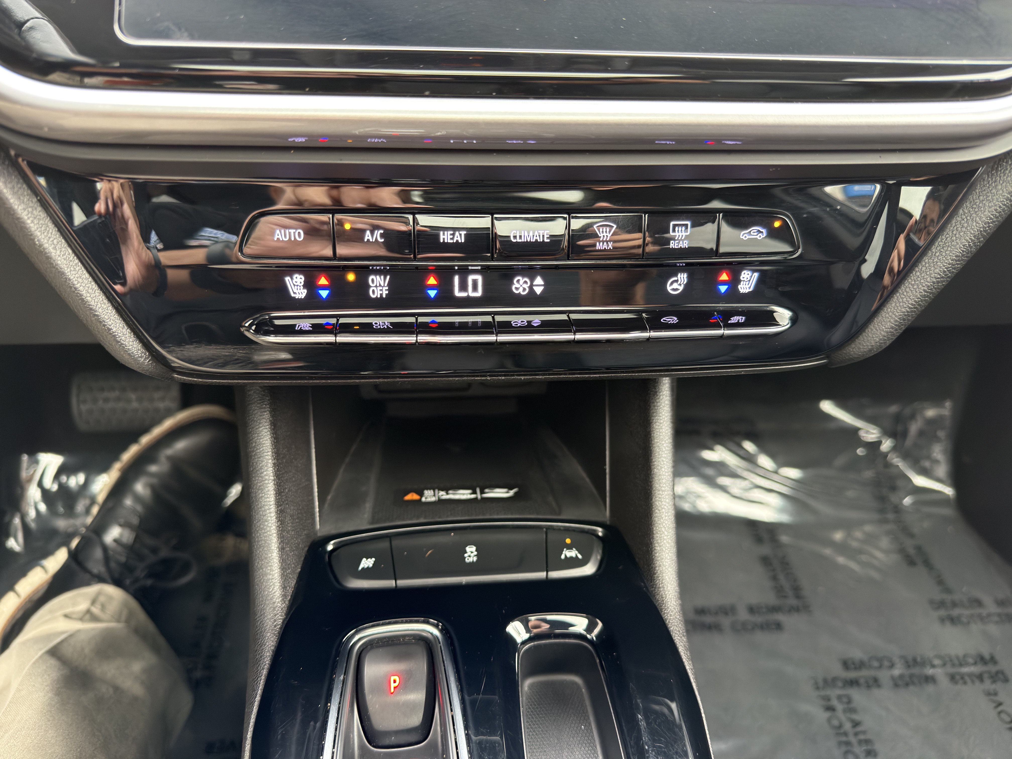 Used 2023 Chevrolet Bolt EUV Premier w/ Sun & Sound Package FWD image 30