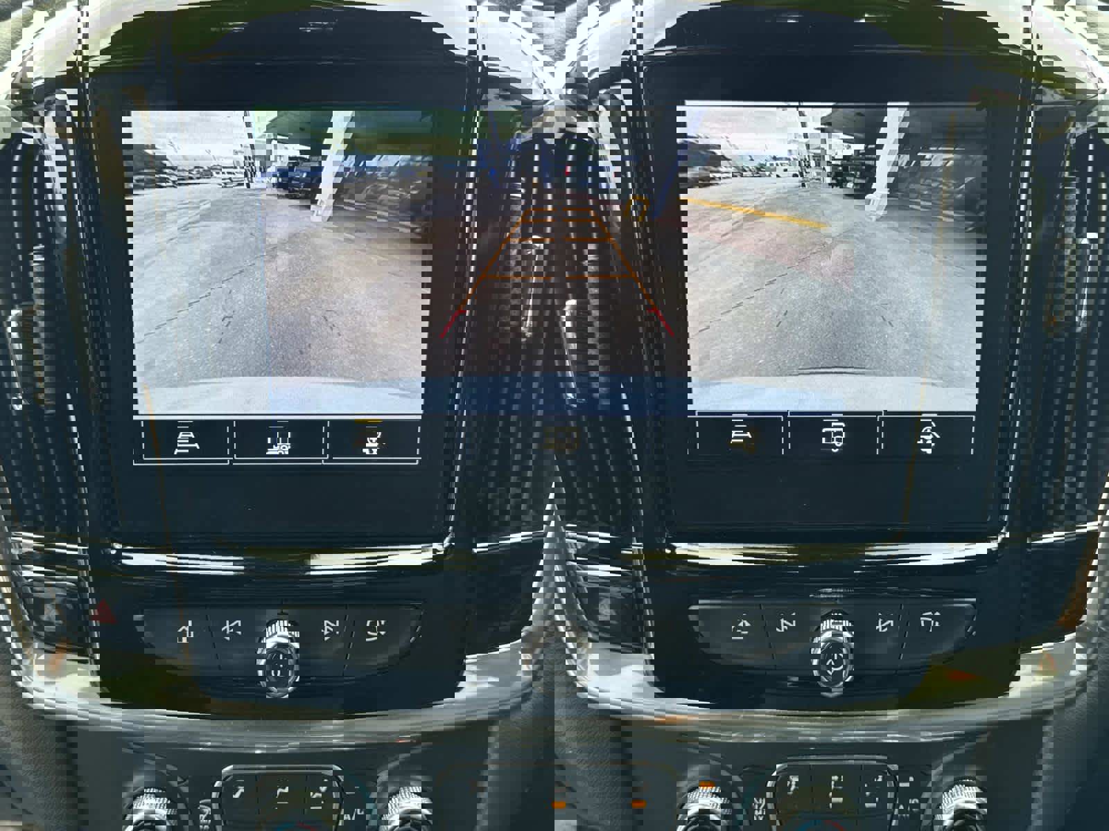 Used 2023 Chevrolet Traverse LT image 42