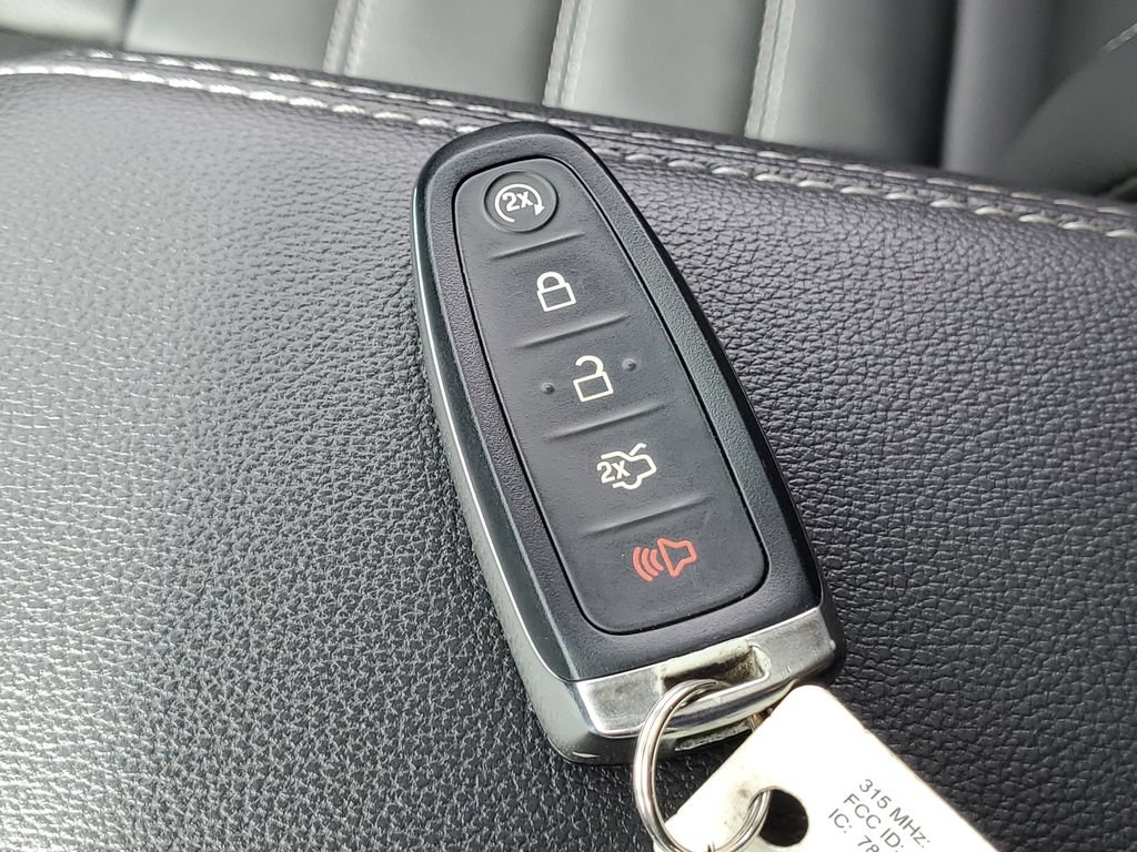Used 2017 Ford Escape Titanium w/ Canadian Touring Package AWD/4WD image 32
