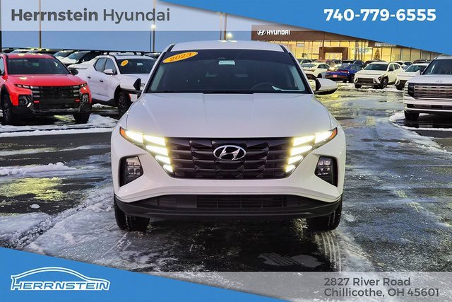 Used 2023 Hyundai Tucson SE image 2
