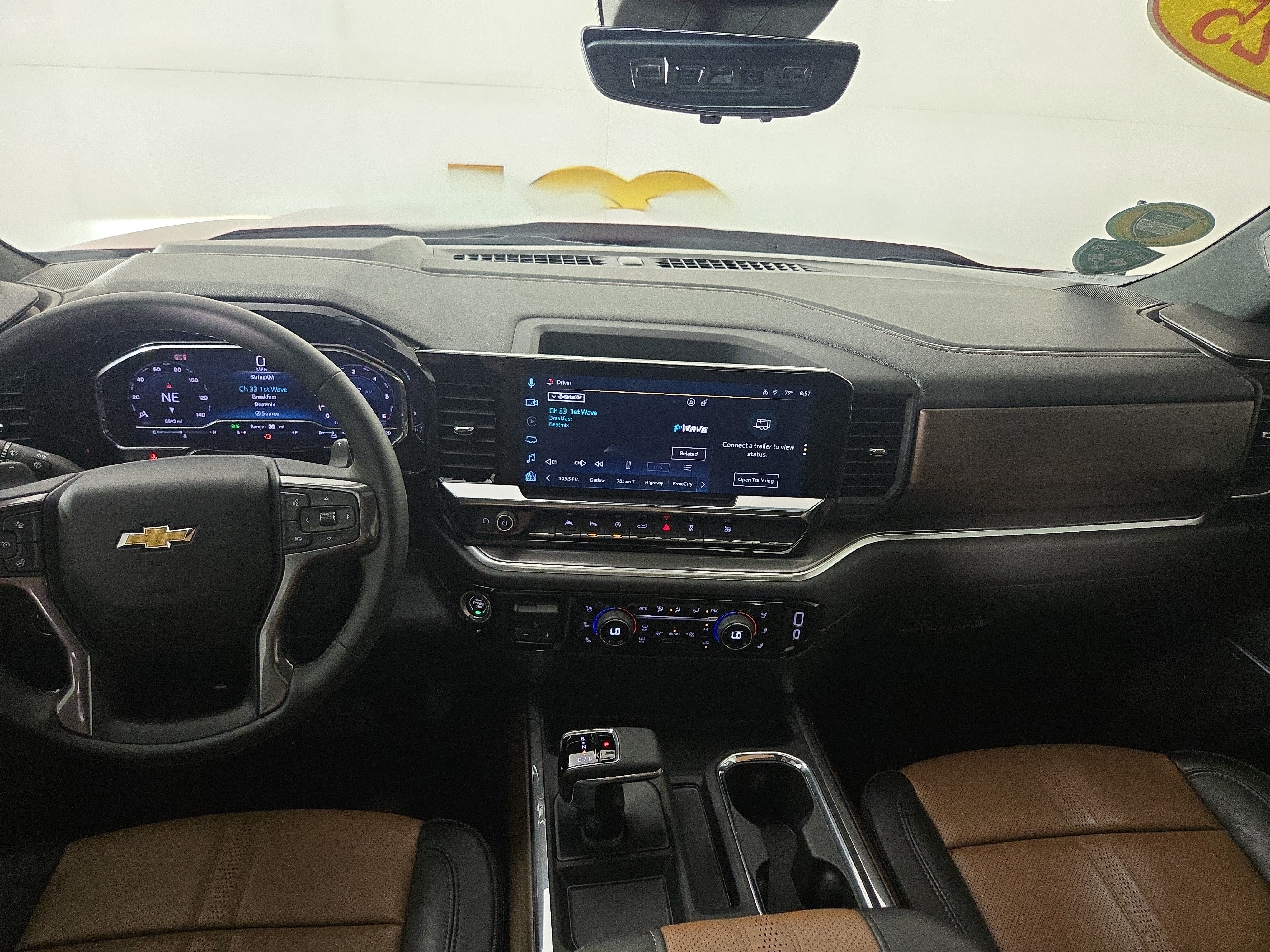 Certified 2025 Chevrolet Silverado 1500 High Country w/ Technology Package AWD/4WD image 13