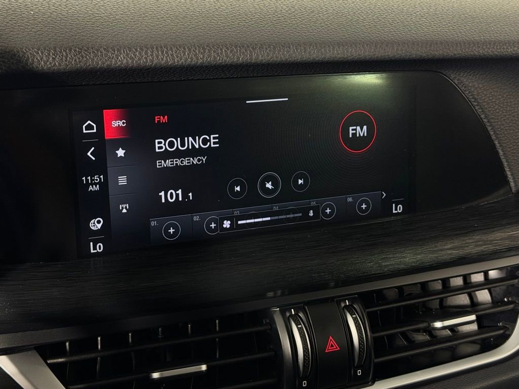 Used 2023 Alfa Romeo Stelvio Sprint image 17