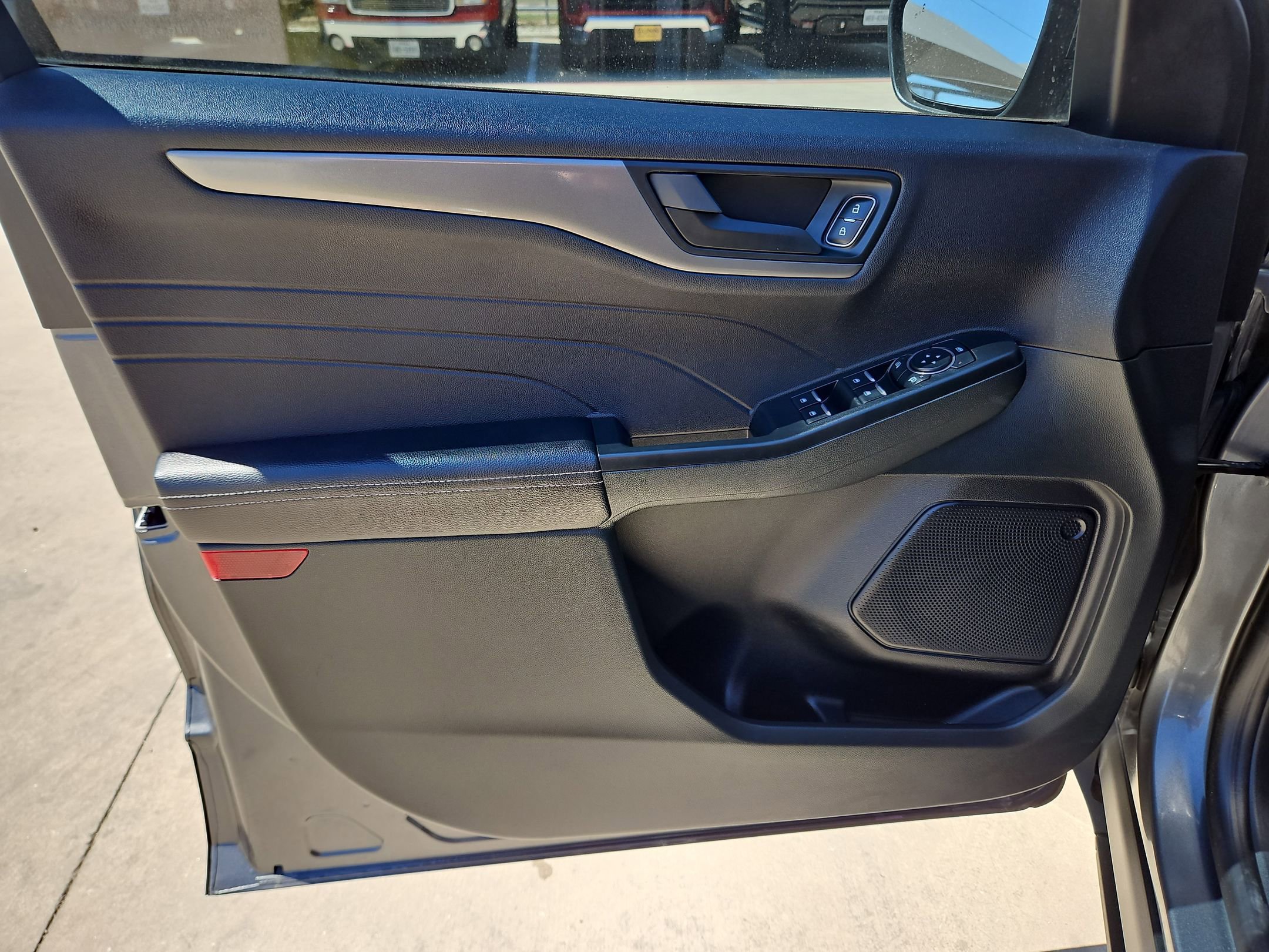 Used 2024 Ford Escape Active image 11