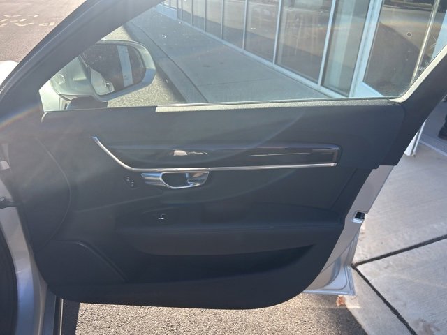 Used 2018 Volvo S90 T5 Momentum w/ Convenience Package image 14