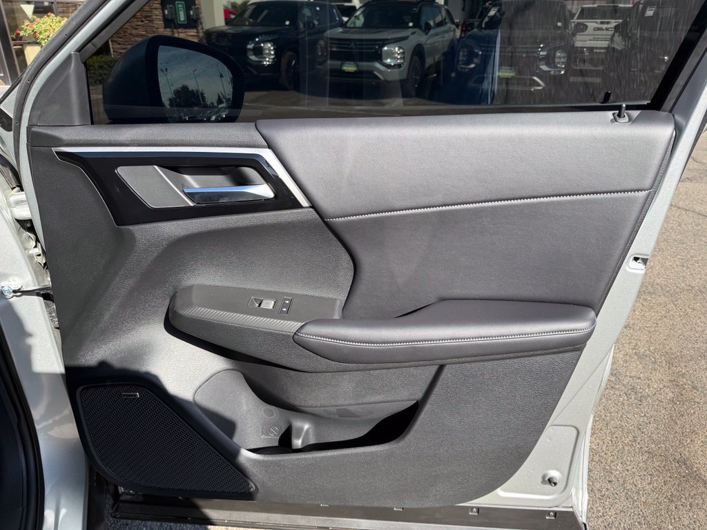 New 2026 Mitsubishi Outlander SE AWD/4WD image 18
