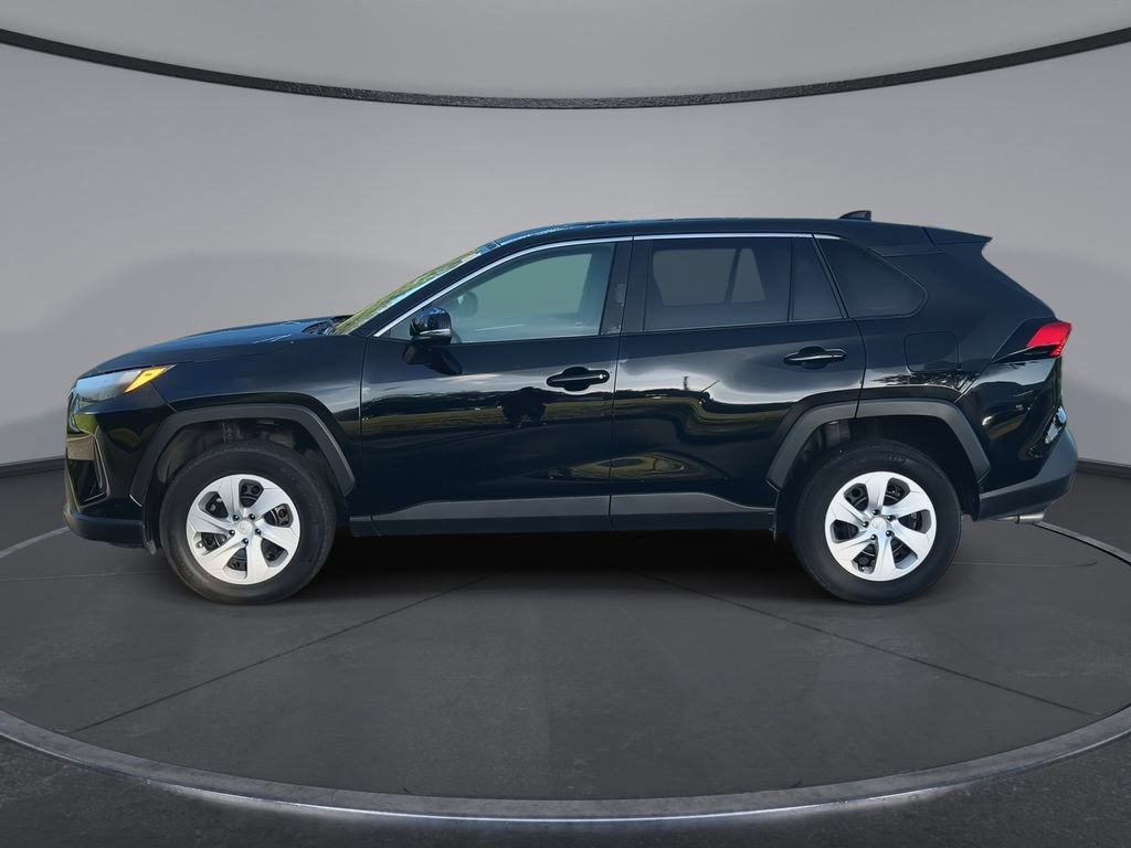 Used 2025 Toyota RAV4 LE FWD image 5