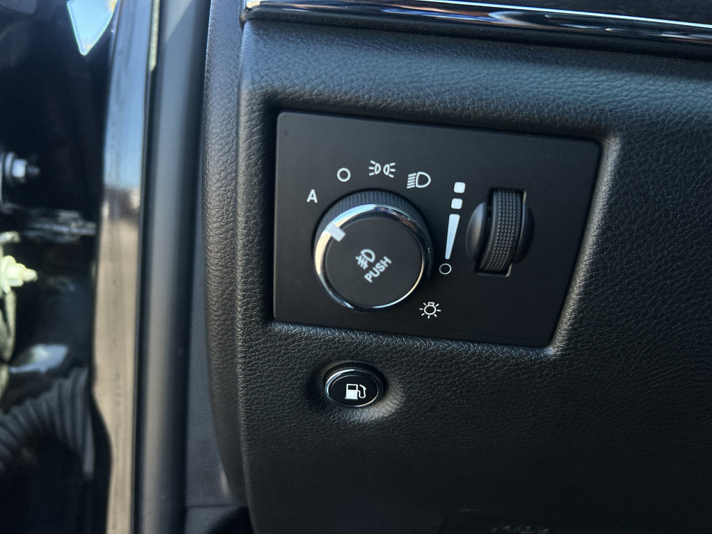 Used 2015 Jeep Grand Cherokee Limited AWD/4WD image 23