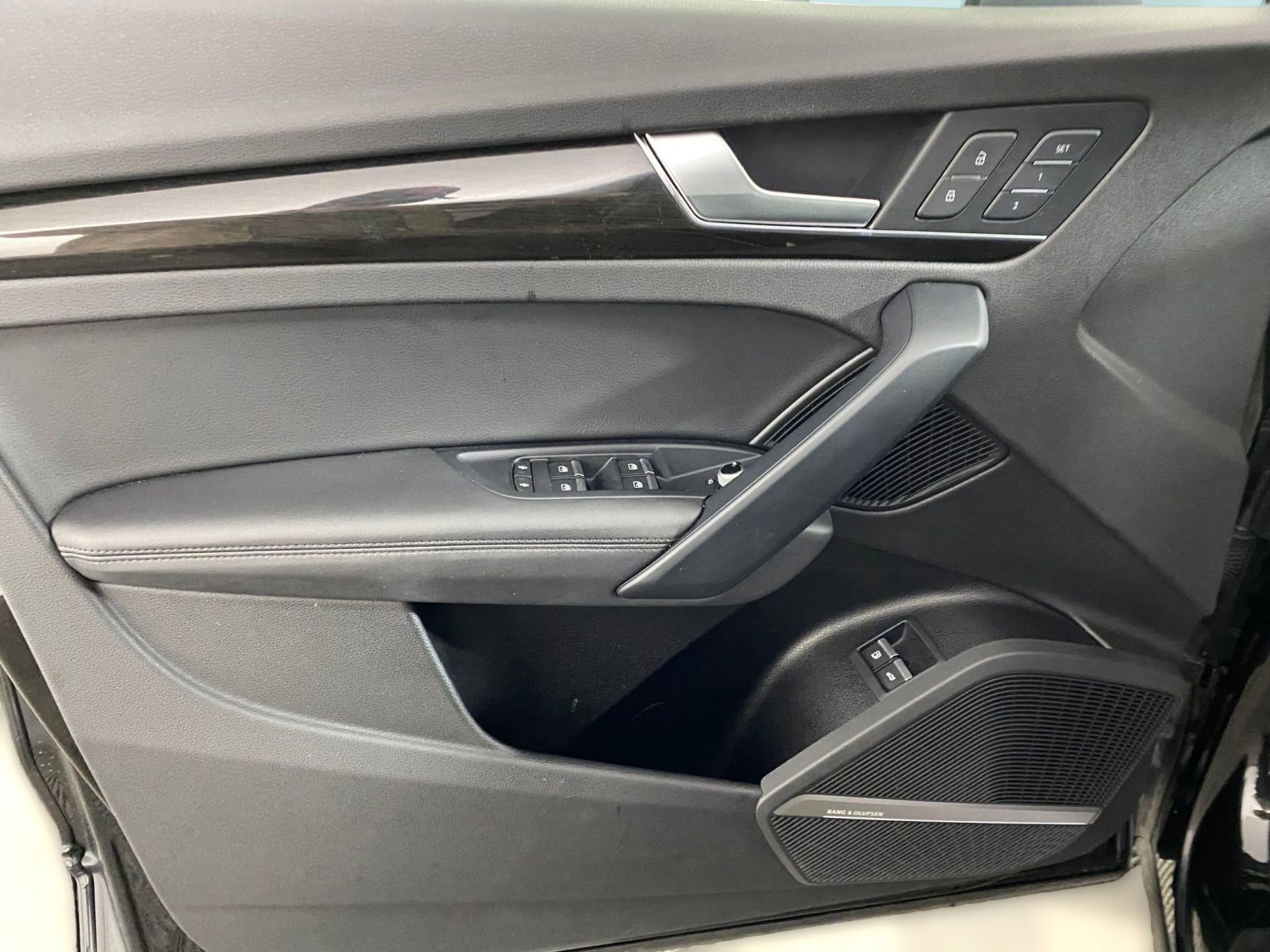 Used 2020 Audi Q5 e Prestige image 11