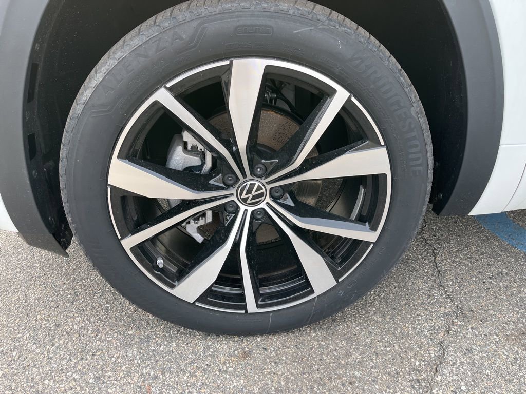 New 2026 Volkswagen Atlas Cross Sport SEL Premium R-Line image 20