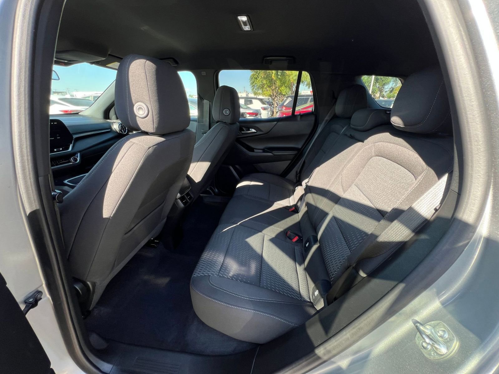 Used 2025 Chevrolet Equinox LT AWD/4WD image 29