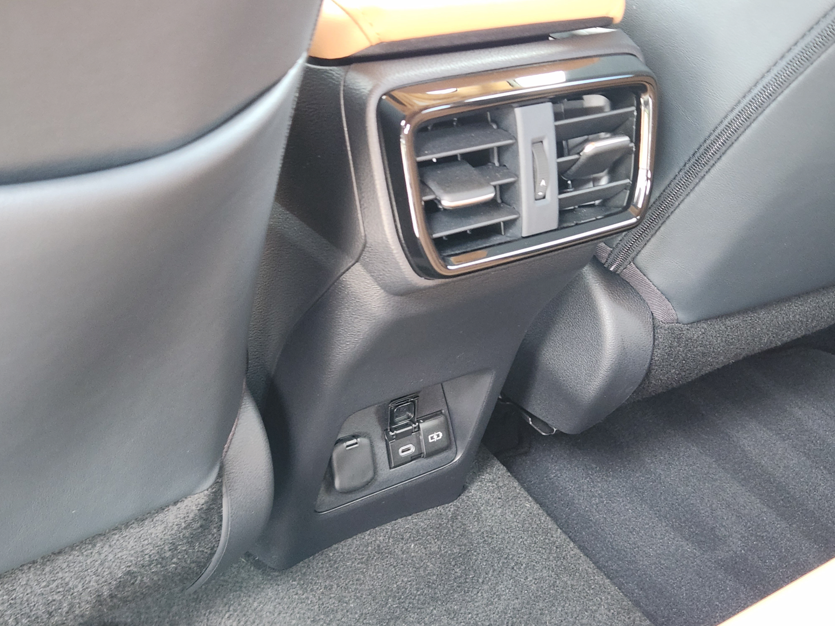 Used 2024 Lexus NX 350h AWD w/ Vision Package image 27