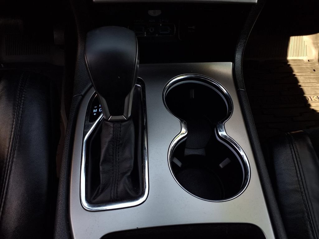 Used 2018 Jeep Grand Cherokee Altitude RWD image 12