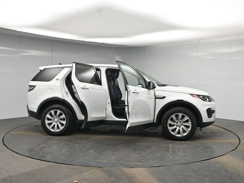 Used 2016 Land Rover Discovery Sport SE image 44