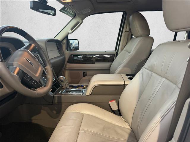 Used 2015 Lincoln Navigator L 2WD image 9