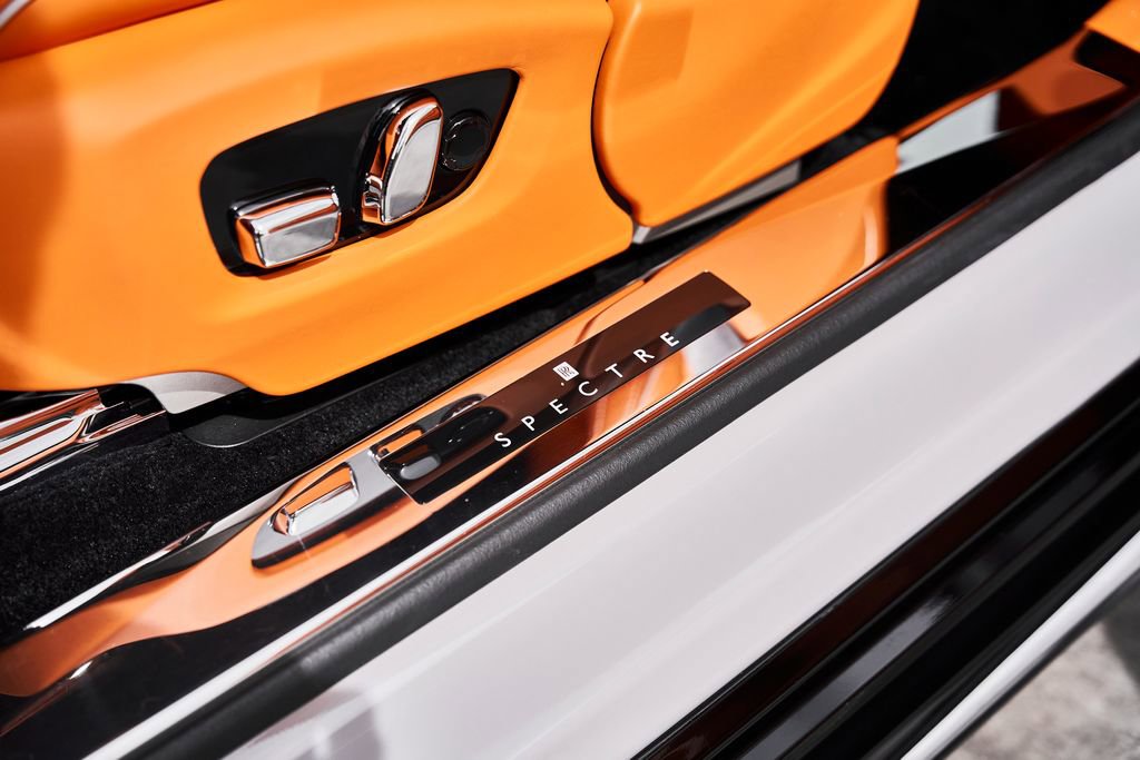 Used 2025 Rolls-Royce Spectre w/ Spectre Launch Package image 33