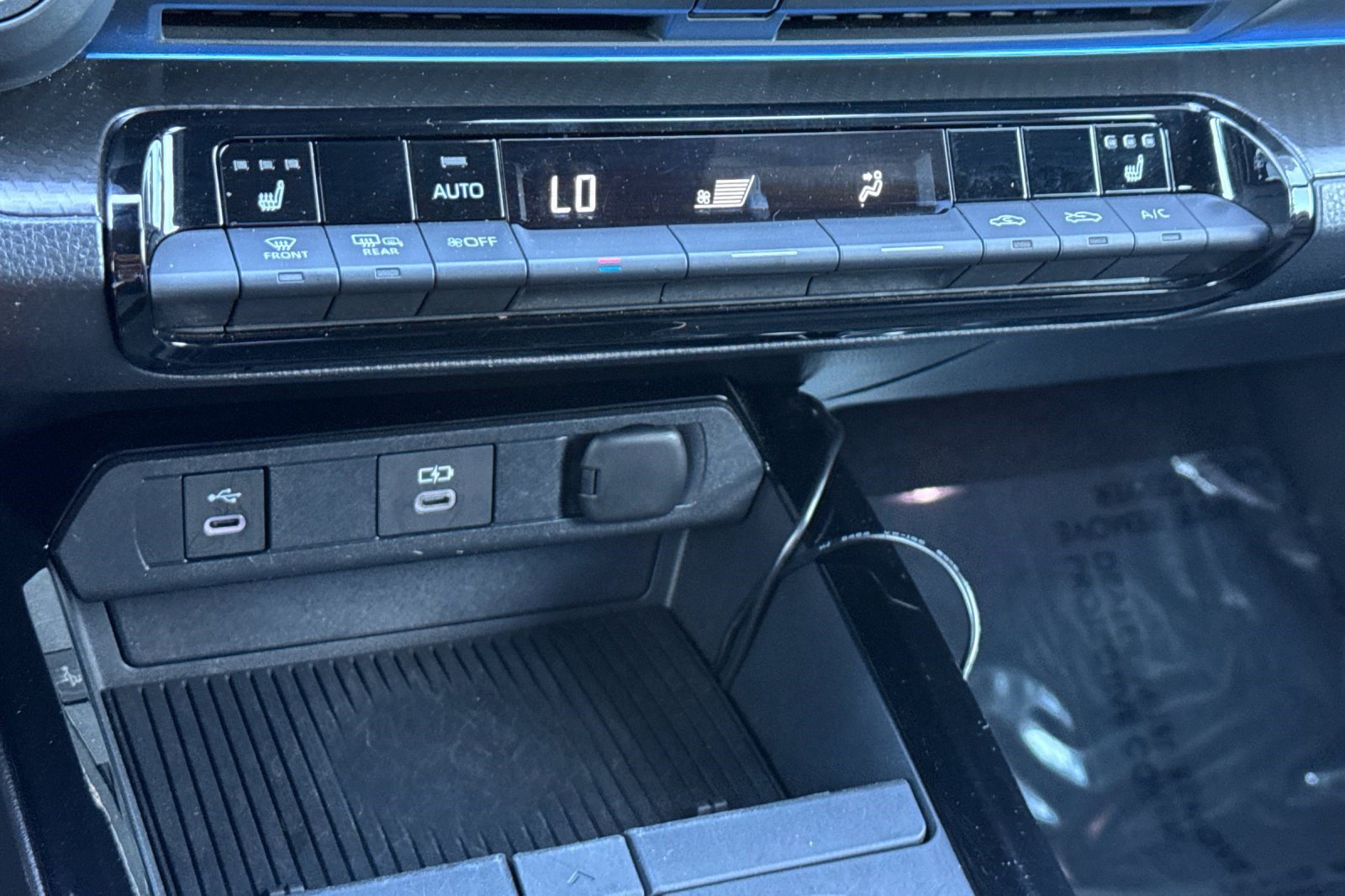 Used 2025 Toyota Prius FWD image 18